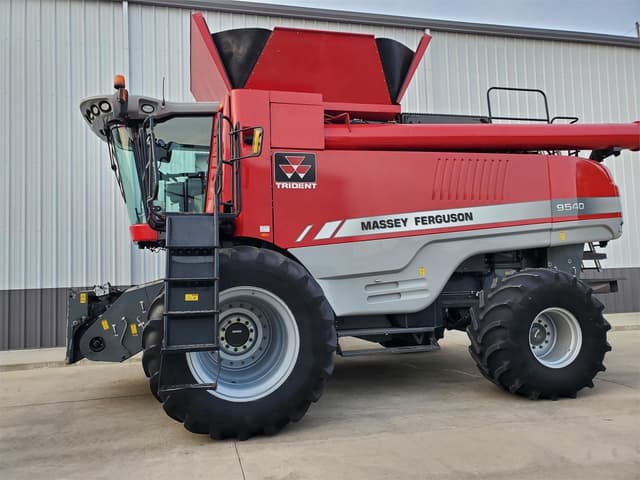 Image of Massey Ferguson 9540 equipment image 1