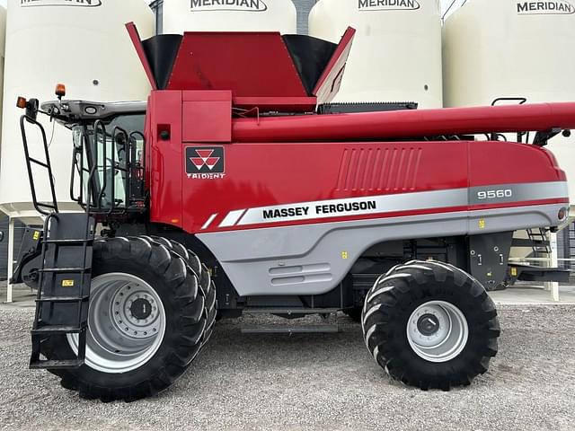 Image of Massey Ferguson 9560 equipment image 2