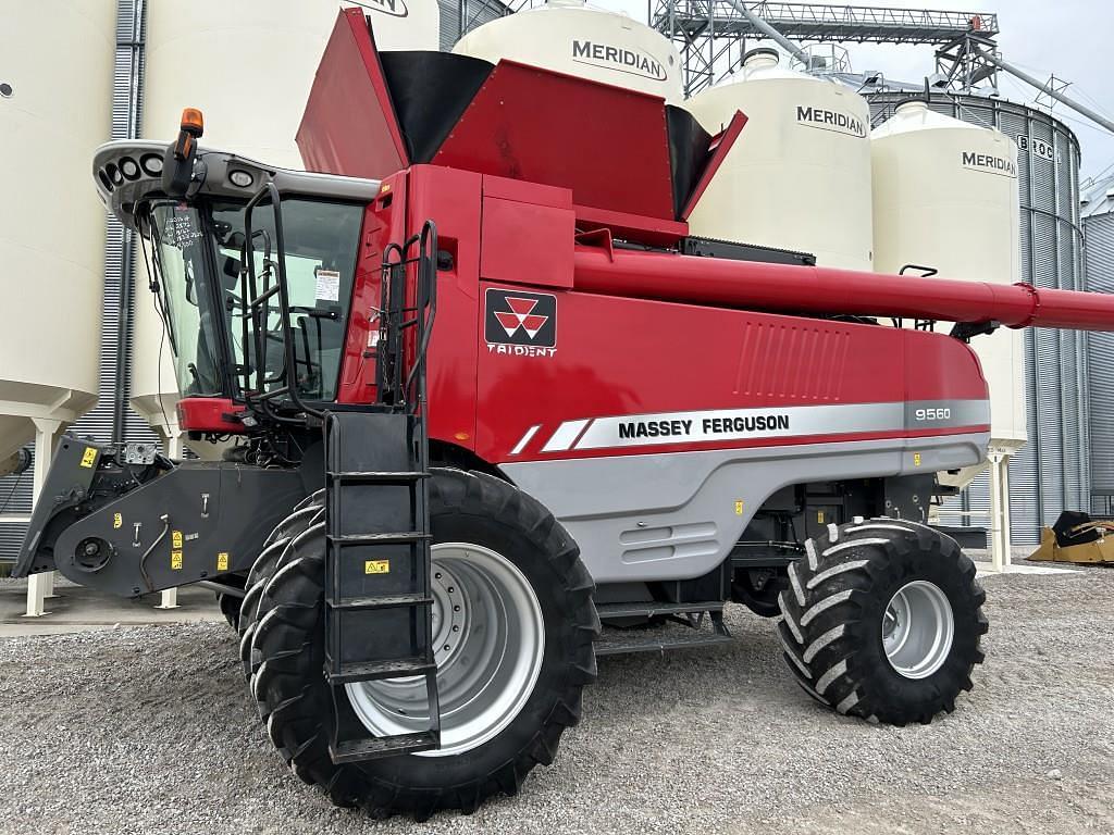 Image of Massey Ferguson 9560 Primary image