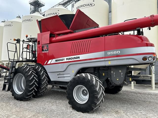 Image of Massey Ferguson 9560 equipment image 4