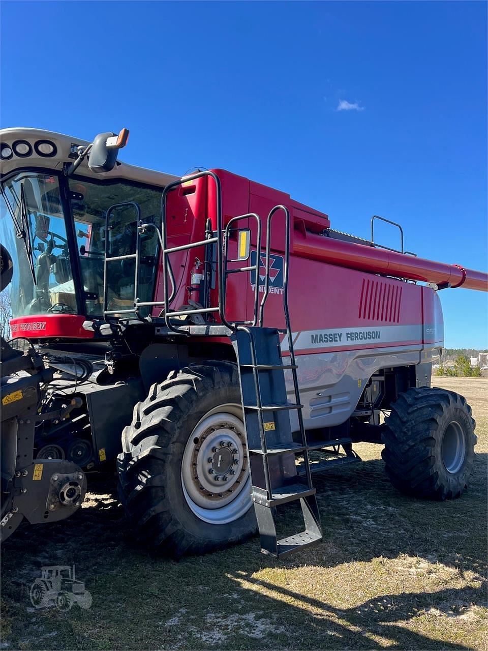 Image of Massey Ferguson 9560 Image 1