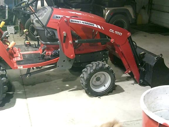Image of Massey Ferguson GC1705 Primary image