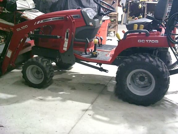 Image of Massey Ferguson GC1705 equipment image 4