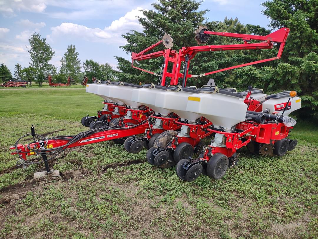 Image of Massey Ferguson 8200 Primary image