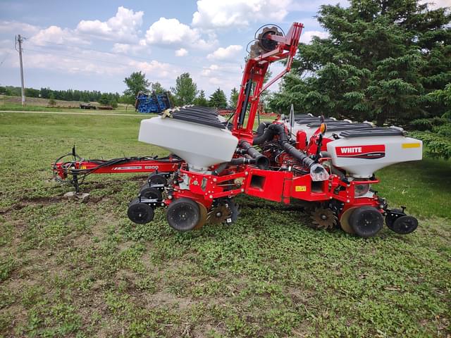 Image of Massey Ferguson 8200 equipment image 1