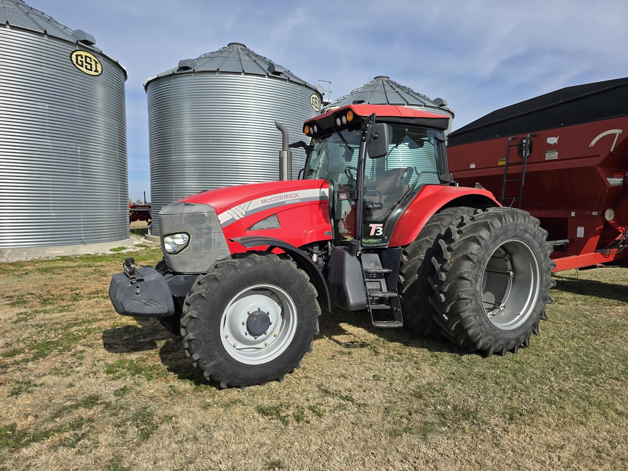 2013 McCormick Intl MTX135 Equipment Image0
