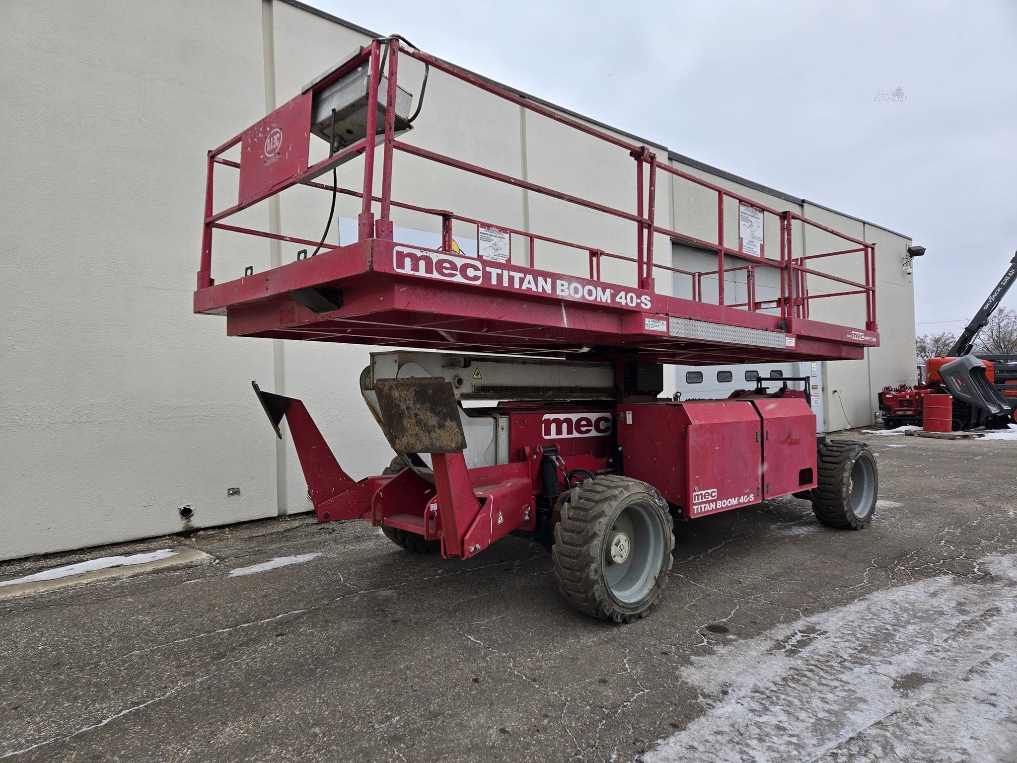 2013 MEC Titan Boom 40-S Equipment Image0