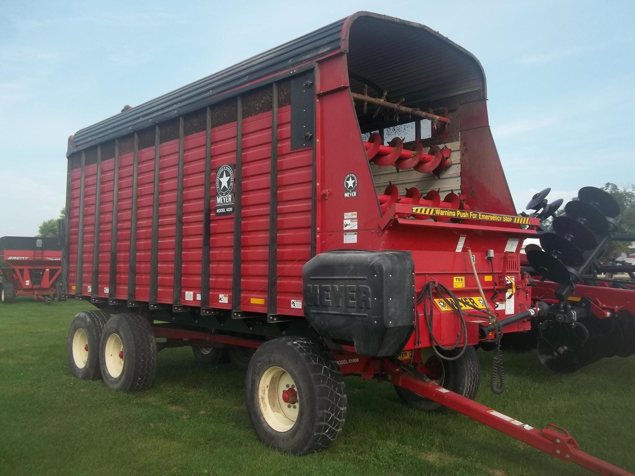 2013 Meyer 4220 Equipment Image0