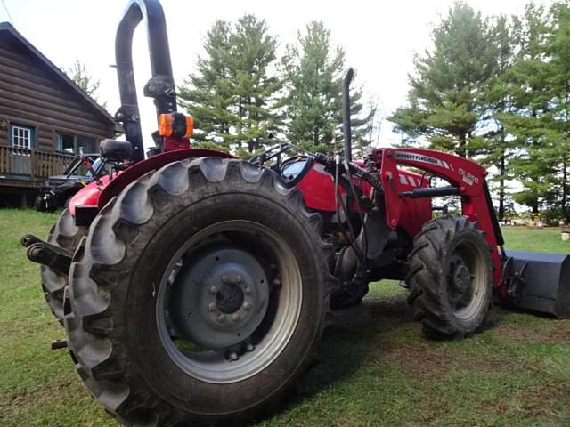 Image of Massey Ferguson 2635 equipment image 3