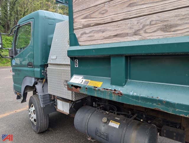 Image of Mitsubishi Fuso equipment image 1