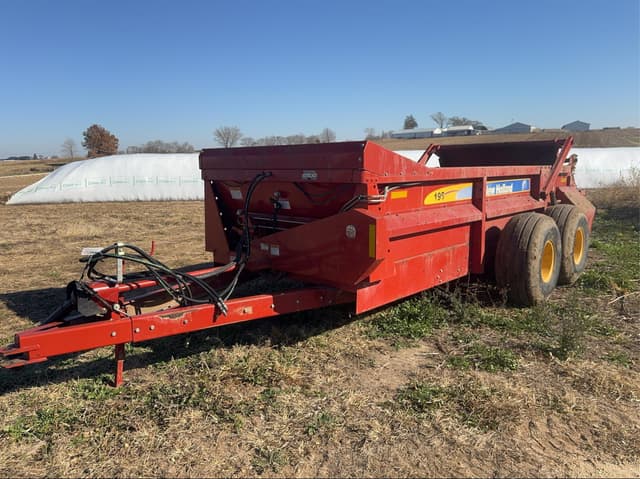 Image of New Holland 195 equipment image 2