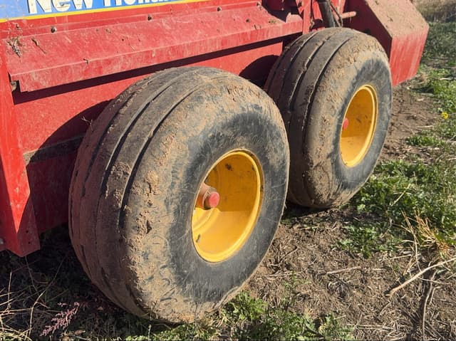 Image of New Holland 195 equipment image 4