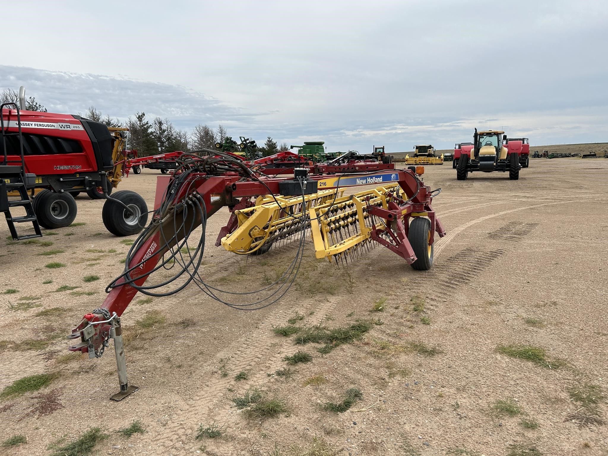 2013 New Holland 216 Equipment Image0