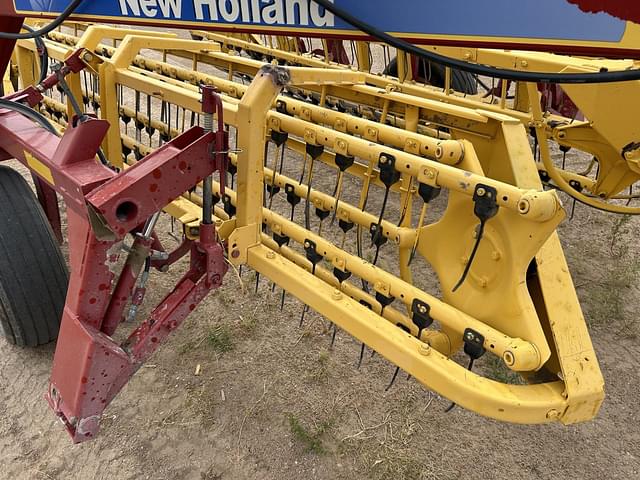 Image of New Holland 216 equipment image 2