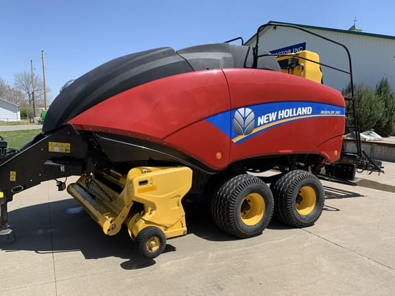 2013 New Holland 340 Image