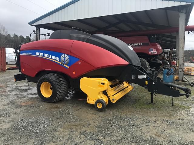 Image of New Holland Big Baler 340 equipment image 4