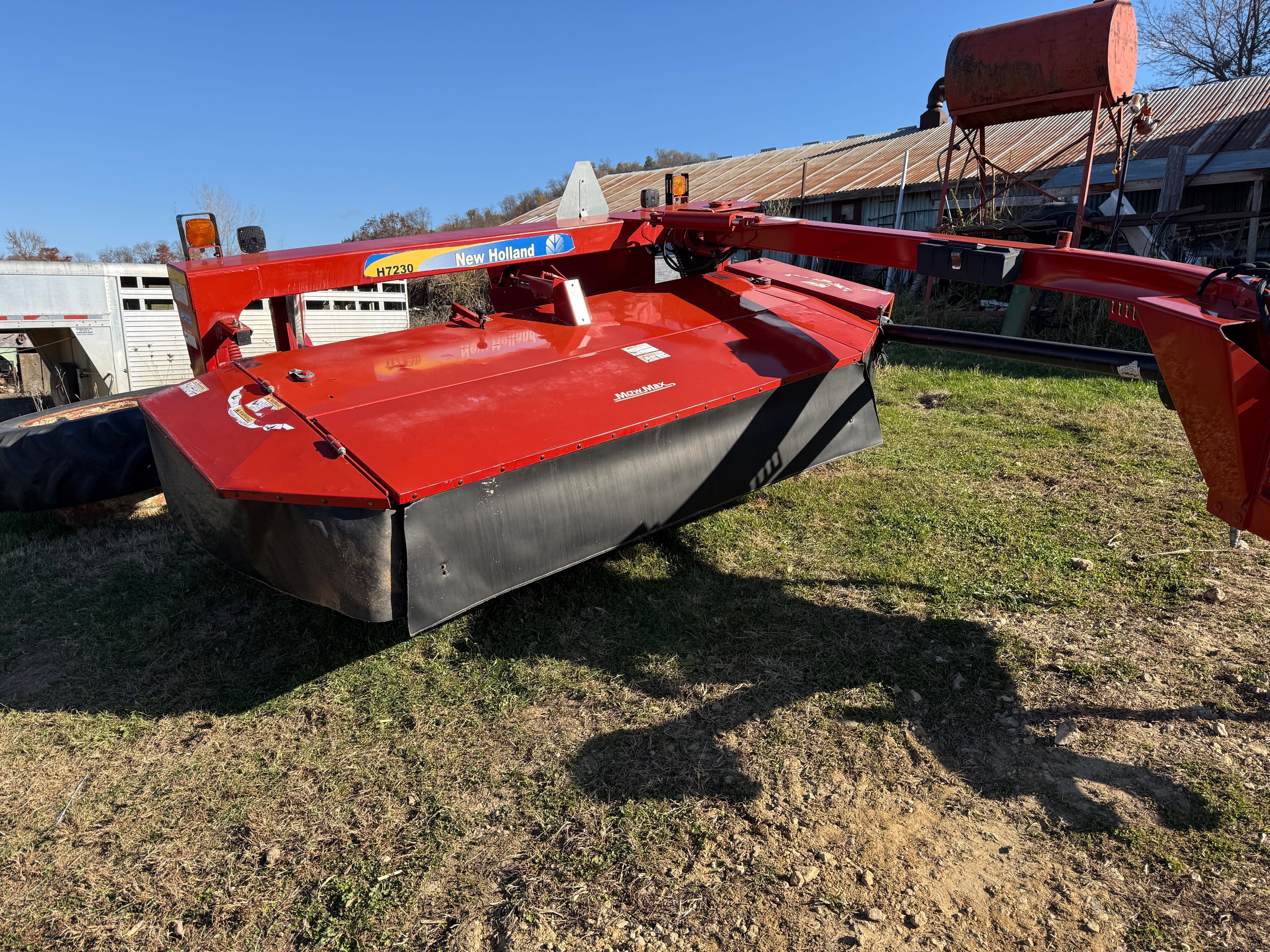 2013 New Holland H7230 Equipment Image0