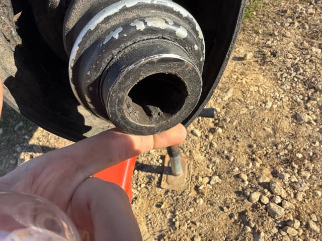 Image of New Holland H7230 equipment image 4