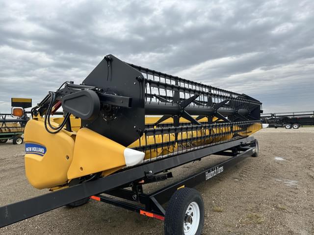 Image of New Holland 740CF equipment image 3