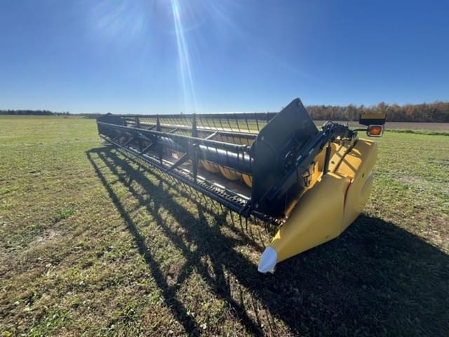 Image of New Holland 740CF equipment image 2