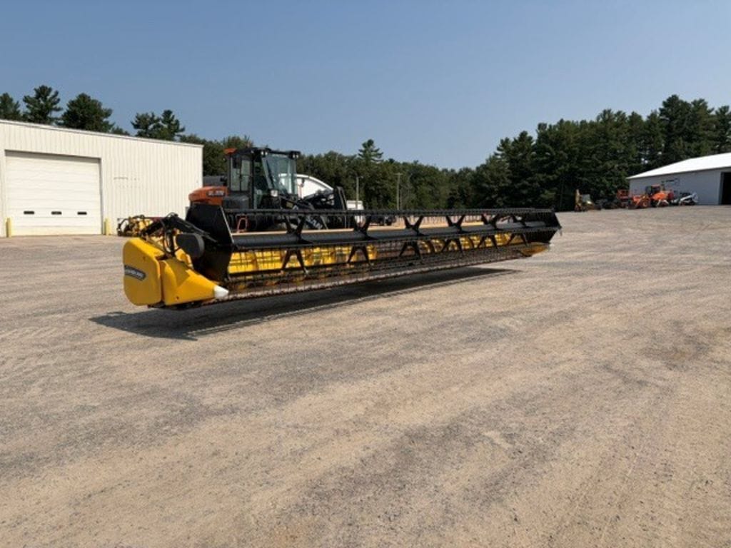 2013 New Holland 740CF-35 Equipment Image0