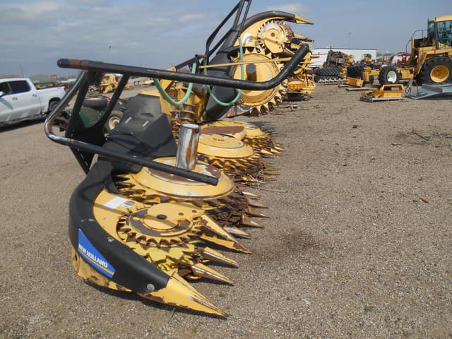 Image of New Holland 750BFIA equipment image 2