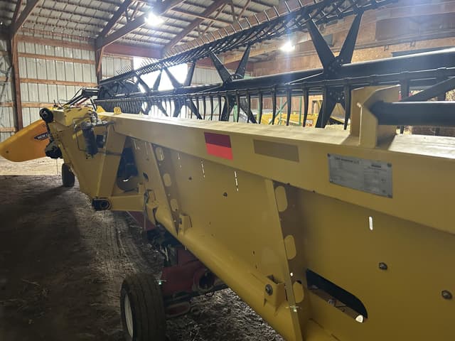 Image of New Holland 880CF equipment image 2