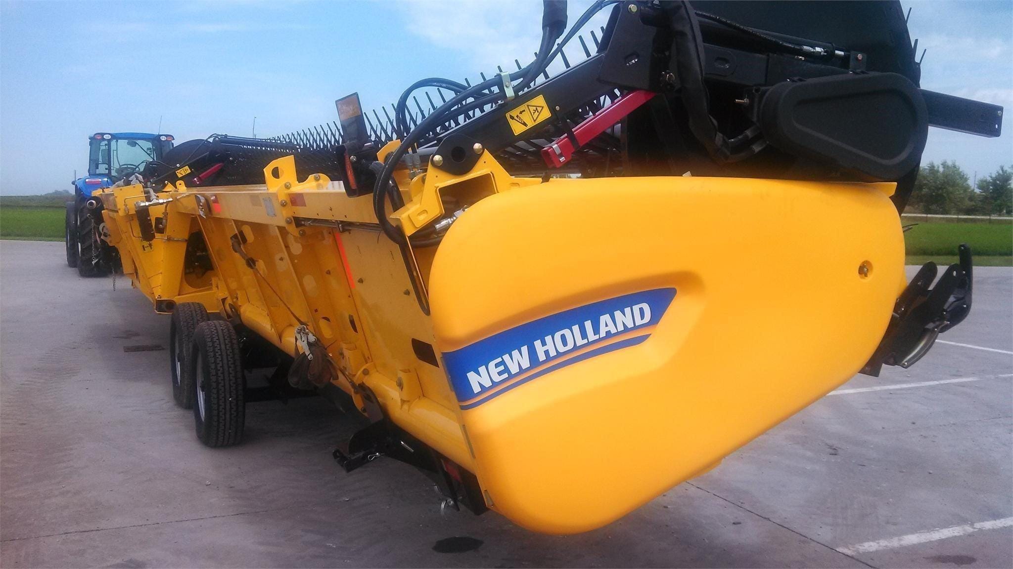 2013 New Holland 880CF-45 Equipment Image0