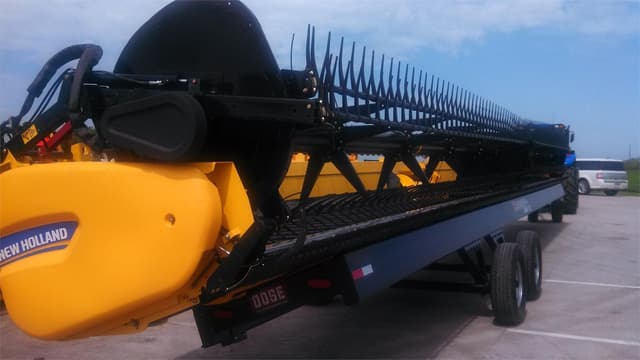 Image of New Holland 880CF-45 equipment image 4