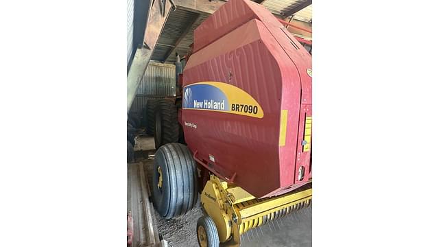 Image of New Holland BR7090 Specialty Crop equipment image 2