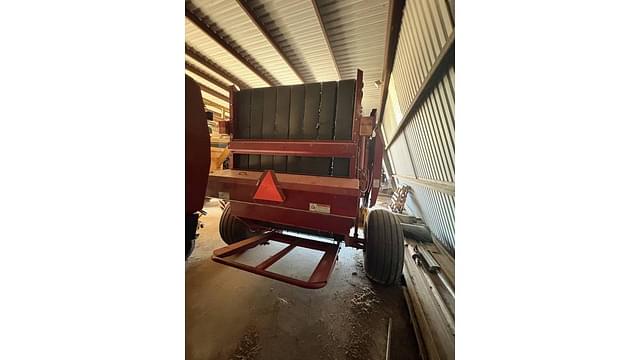 Image of New Holland BR7090 Specialty Crop equipment image 4