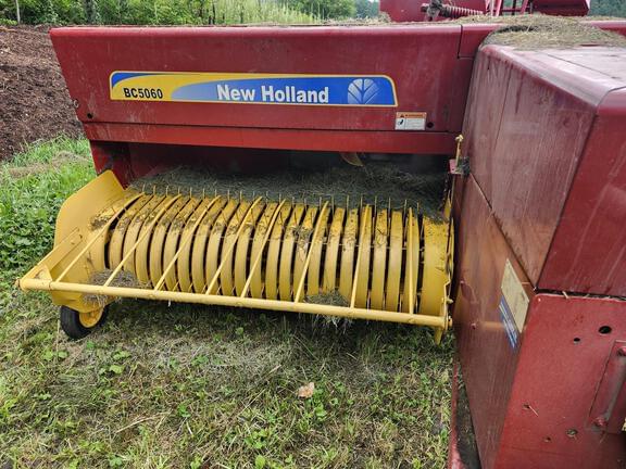 Image of New Holland BC5060 equipment image 2