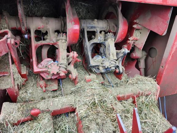 Image of New Holland BC5060 equipment image 3