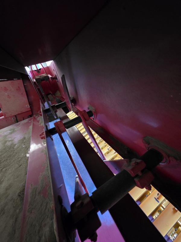 Image of New Holland BC5070 equipment image 3