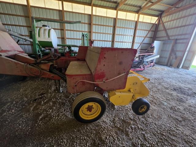 Image of New Holland BC5070 equipment image 1