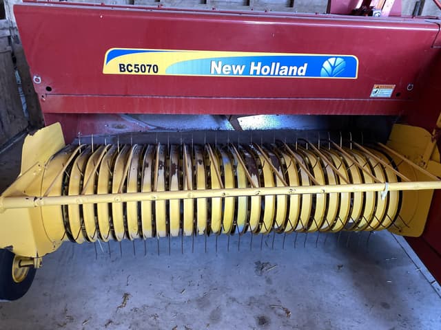 Image of New Holland BC5070 equipment image 2