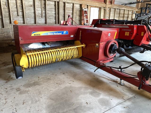 Image of New Holland BC5070 equipment image 1
