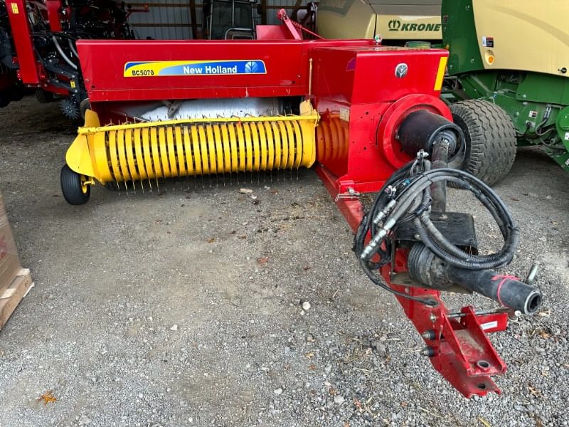 2013 New Holland BC5070 Equipment Image0