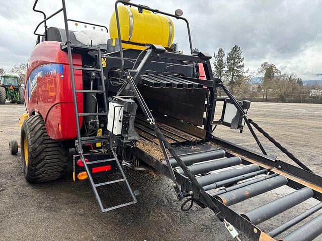 Image of New Holland Big Baler 340 equipment image 4