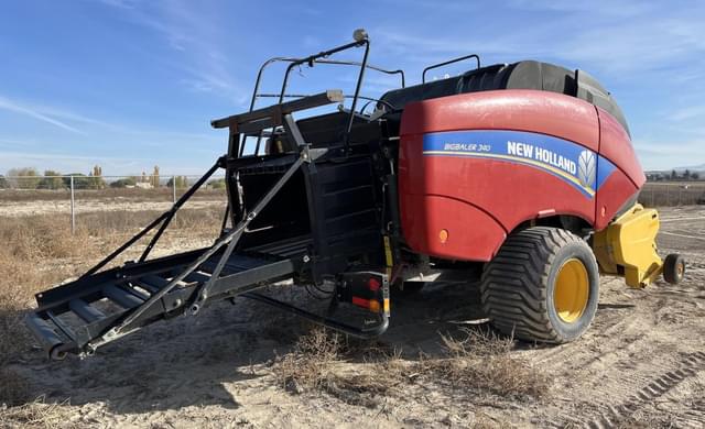 Image of New Holland Big Baler 340 equipment image 4