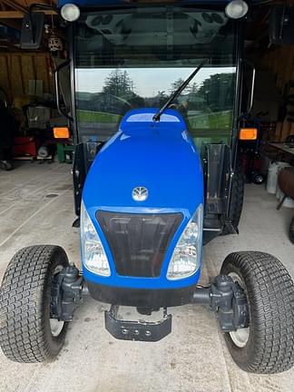 Image of New Holland Boomer 3040 Primary image