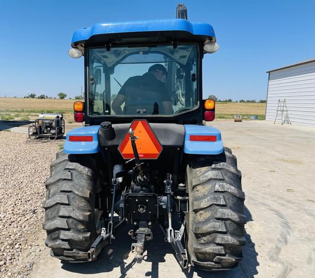 Image of New Holland Boomer 3045 equipment image 2