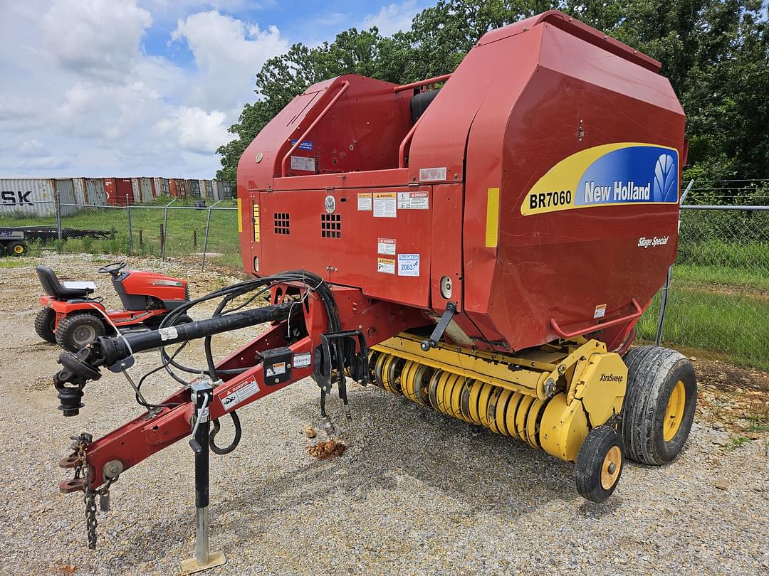 Image of New Holland BR7060 Primary image