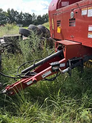 Image of New Holland BR7060 equipment image 3
