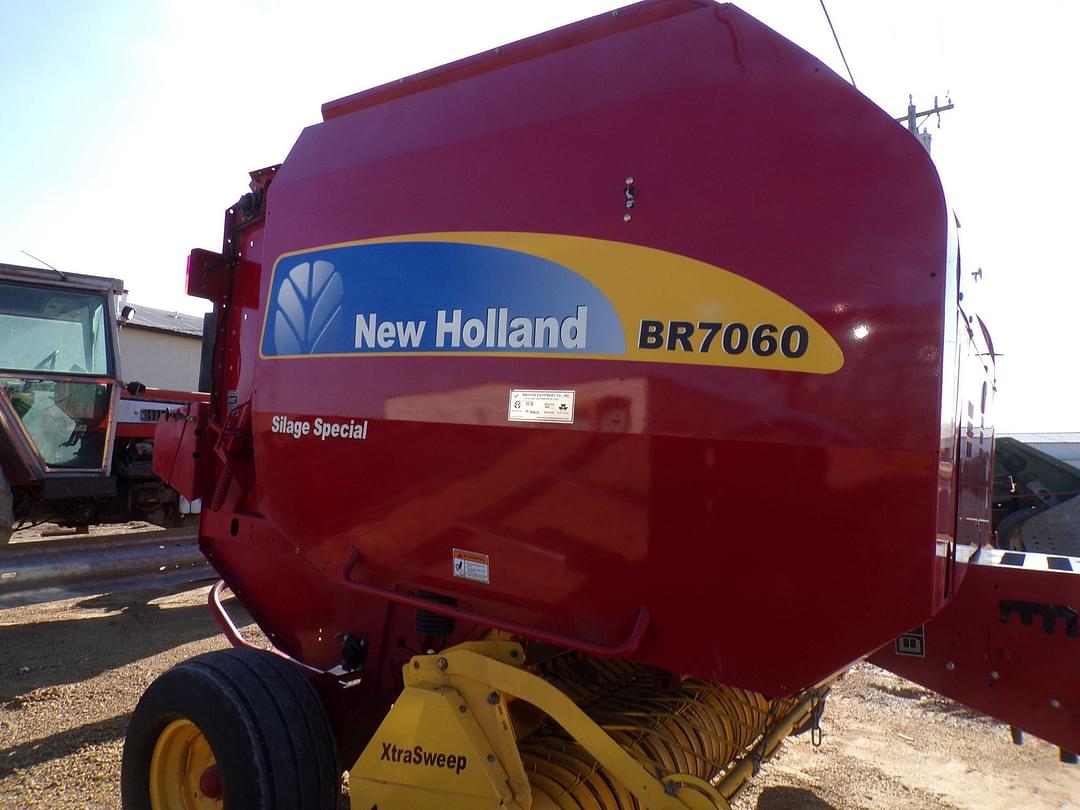 Image of New Holland BR7060 Primary image