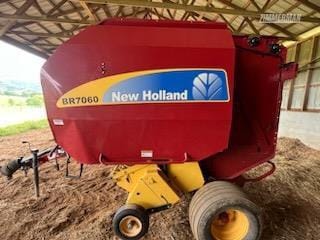 2013 New Holland BR7060 Equipment Image0