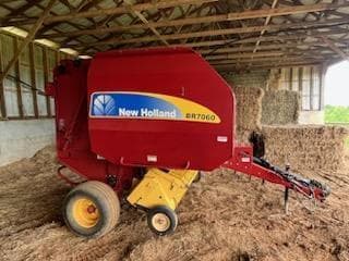 Image of New Holland BR7060 equipment image 1