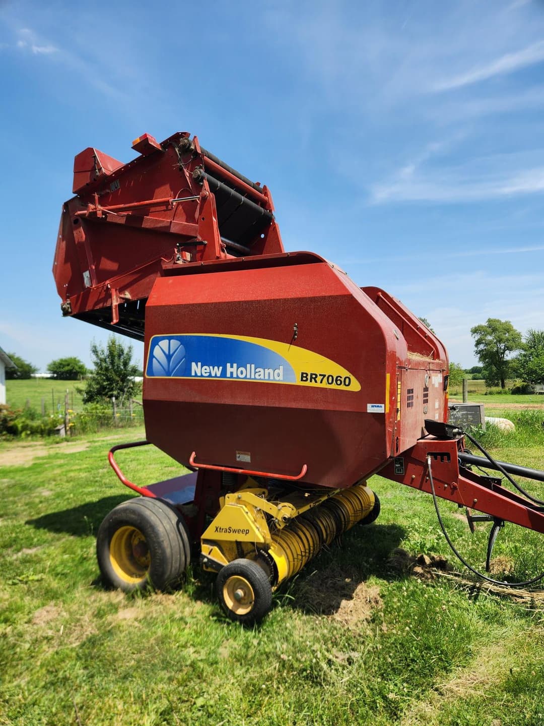 Image of New Holland BR7060 Image 0