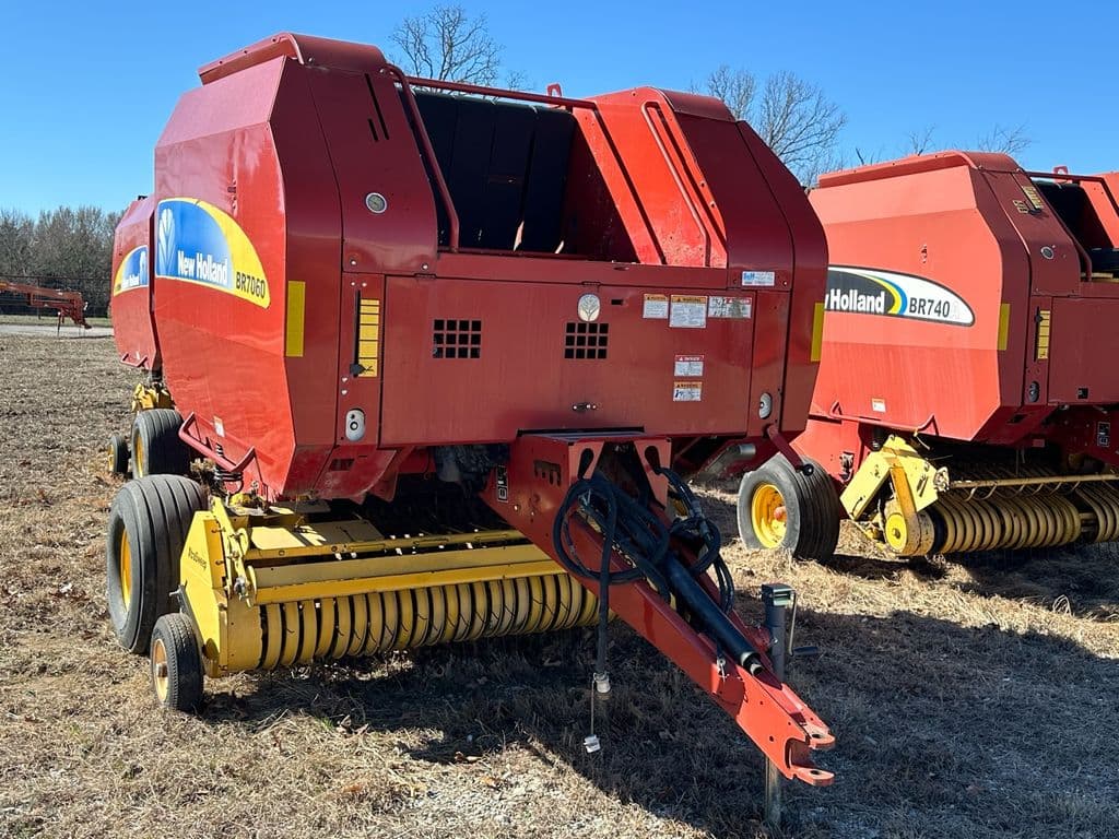 Image of New Holland BR7060 Primary image