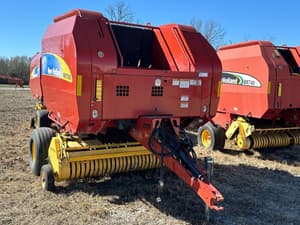 2013 New Holland BR7060 Image